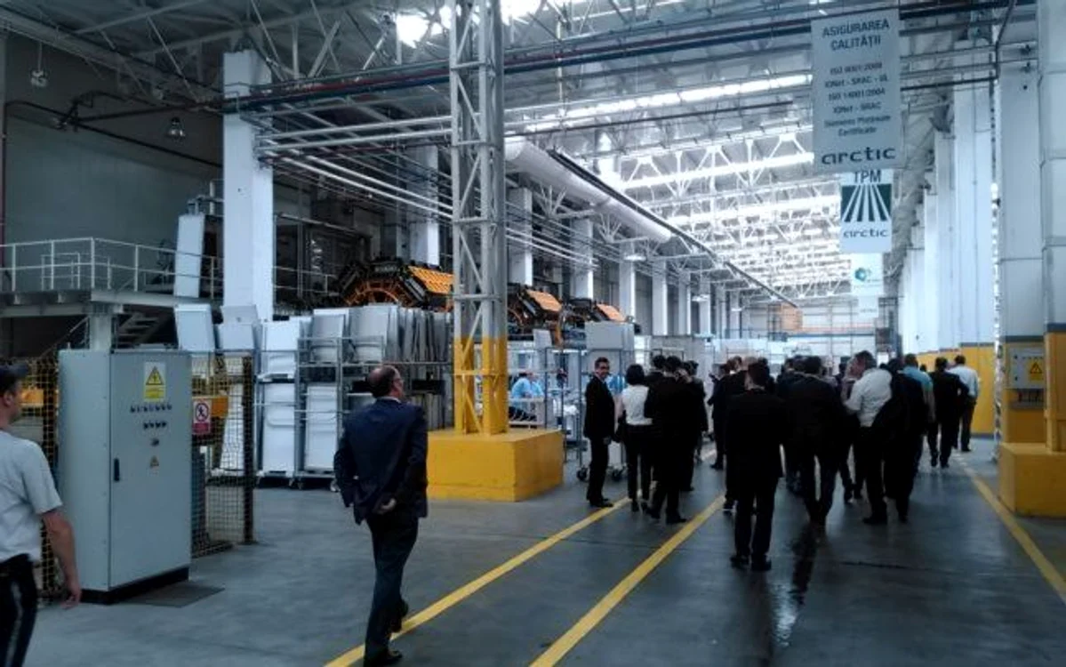 În firmele din Olt, cetăţenii din ţările UE vin în poziţii de top, cei din ţări non-UE, la muncă grea FOTO: arhiva