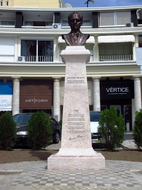 Statuia lui Lucian Blaga de la Estoril (Portugalia) FOTO ICR
