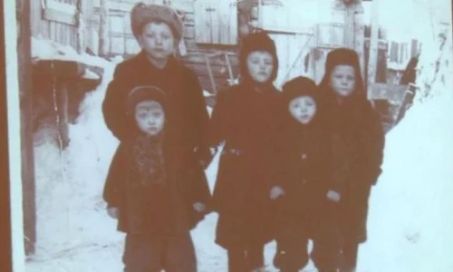 Cum se jucau copiii în urmă cu 100 de ani jpeg