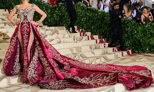 8 1 blake lively shutterstock 1098242513 jpg jpeg