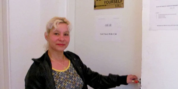 Iuliana Fedor îşi caută un job la firmele care recrutează forţă de muncă în străinătate