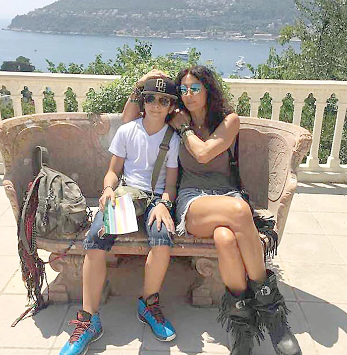 
    Sâmbătă, Ayan  a făcut 11 ani  şi au petrecut  la munte  