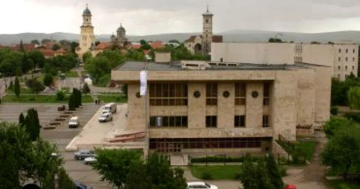 Alba Iulia: Pontul zilei. „La Gigantea“, spectacol francez