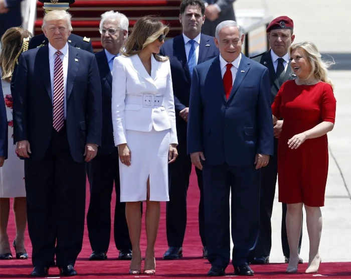 Donald Trump şi Melania, alături de premierul Benjamin Netanyahu şi soţia sa, după aterizarea la Tel Aviv