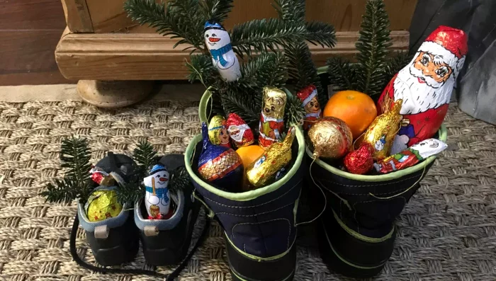 De Moș Nicolae copiii cuminți primesc dulciuri