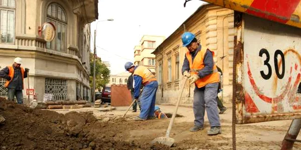 Zeci de străzi sunt blocate de lucrările ISPA , foto: Bogdan Dimofte 