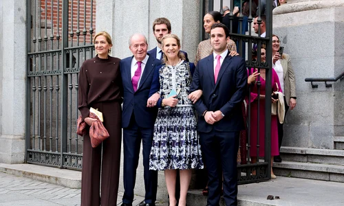 Regele Juan Carlos cu fiicele Infanta Cristina si Infanta Elena si nepotii Juan Valentin Urdangarin, Felipe Juan Froilan si Victoria Federica de Marichalar GettyImages 2143422506 jpg