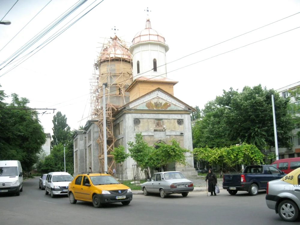 Biserica "Sfinţii Împăraţi Constantin şi Elena"