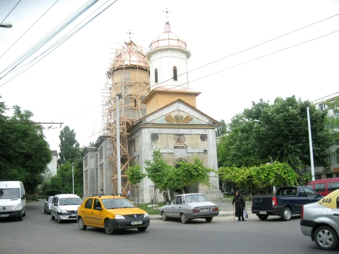 Biserica "Sfinţii Împăraţi Constantin şi Elena"