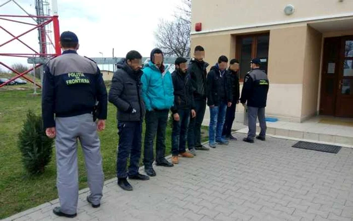 Migranţi marocani au fost prinşi la Moraviţa FOTO Poliţia de Frontieră Timişoara