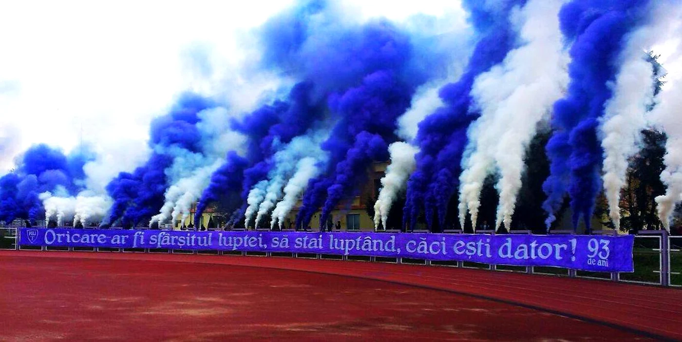 
    Spectacolul oferit de fanii timişoreniFoto Răzvan Chelbea  