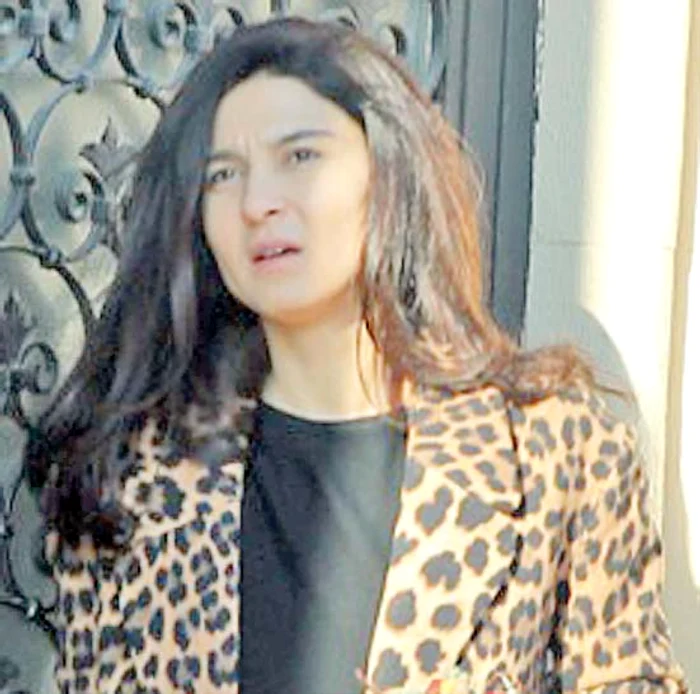 Dana a "ascuns" vila din 2 Mai în spatele unui gard viu foarte înalt