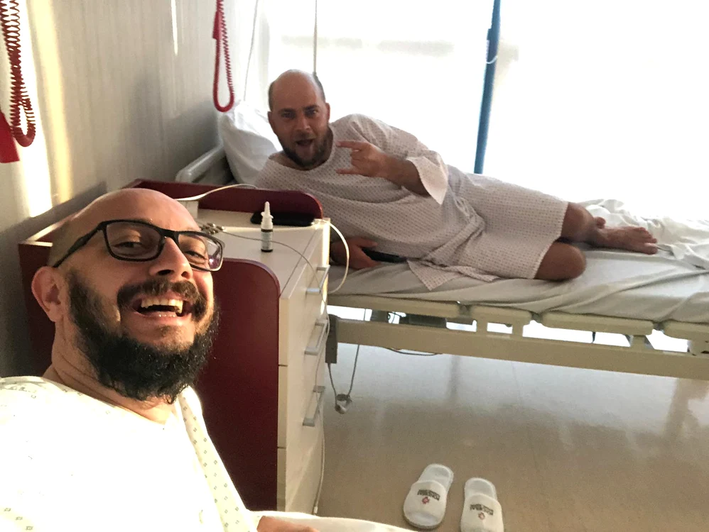 
    Cosmin Seleși și Cătălin Bugean, pe patul de spitalfoto: arhiva personala  
