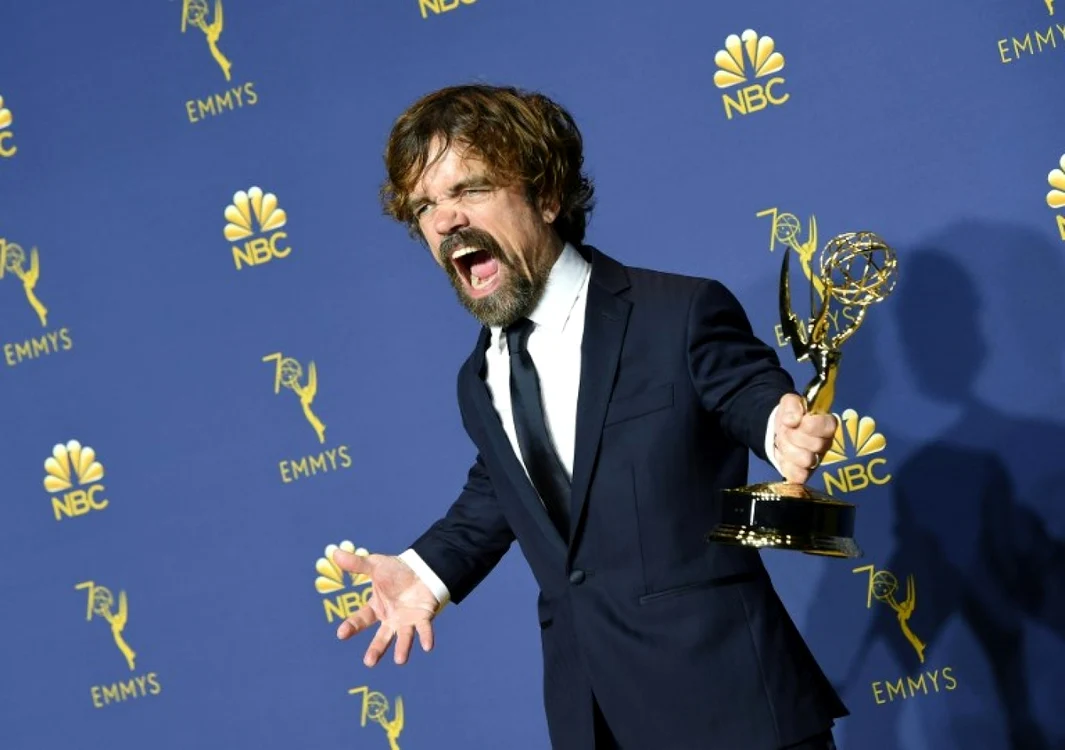 Peter Dinklage câştigă al treilea trofeu Emmy pentru rolul din Game of Thrones FOTO AFP