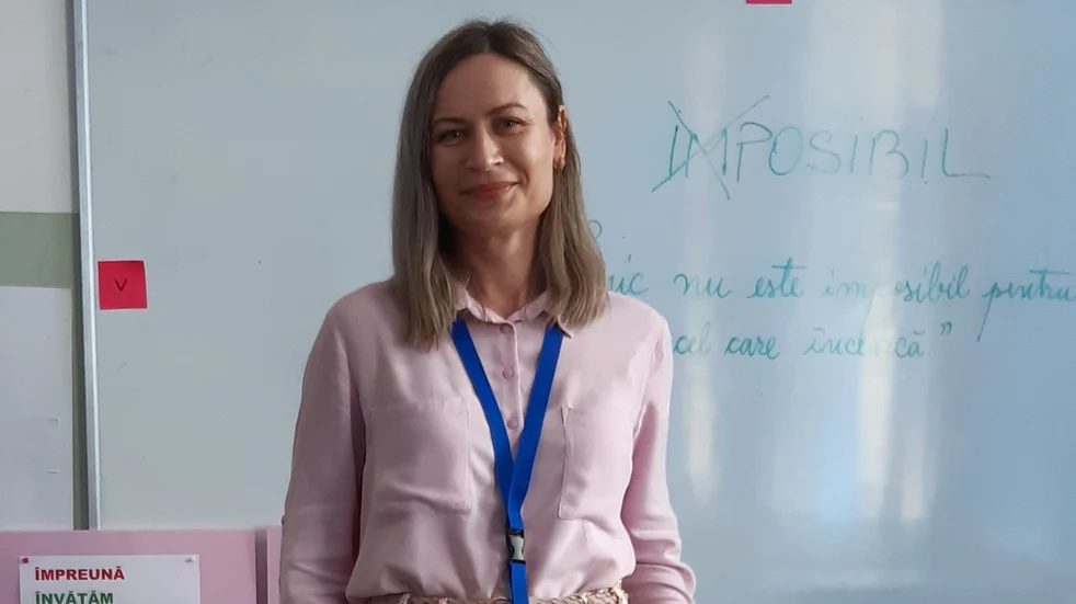 Melania predă în funcție de stările elevilor din clasă FOTO arhiva personală