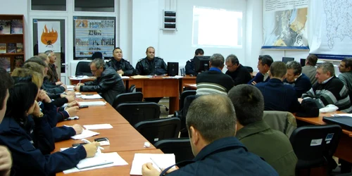 Şefii Serviciilor Voluntare pentru Situaţii de Urgenţă au fost instruiţi FOTO
