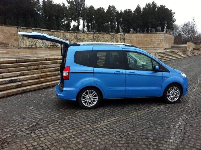 Courier are un haion de mari dimensiuni