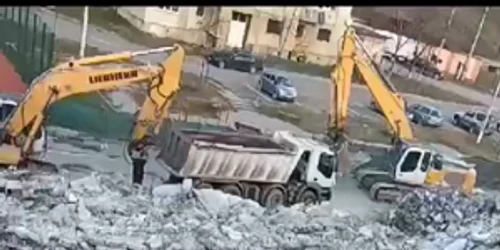 demolare blocuri matasari mp4 thumbnail png