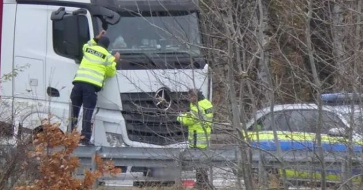 Român găsit mort în cabina unui TIR dintr-o parcare din Germania. „Șoferul a ajuns cea mai ieftină piesă de schimb”