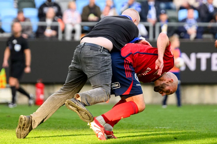 Incidentul a avut loc pe terenul de fotbal FOTO: X