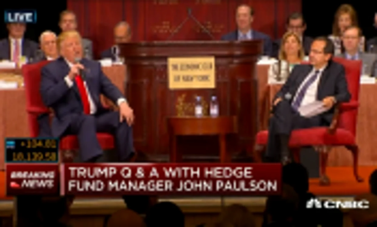 Donald Trump şi John Paulson la o dezbatere pe teme economice. Foto: captură video CNBC
