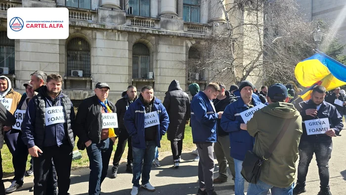 Peste o sută de mineri au protestat joi, pentru a șaptea zi consecutiv. FOTO: Facebook