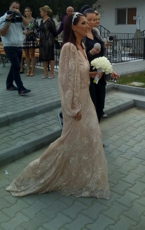 Ilinca Vandici, în rochia de mireasă creată de Răzvan Ciobanu