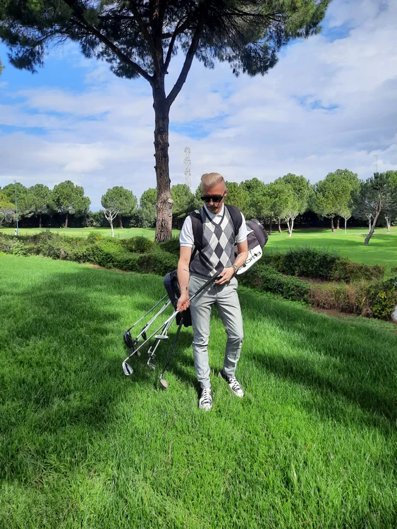 In Antalya Ovidiu Morosanu a incercat sa invete sa joace golf/ foto Click!