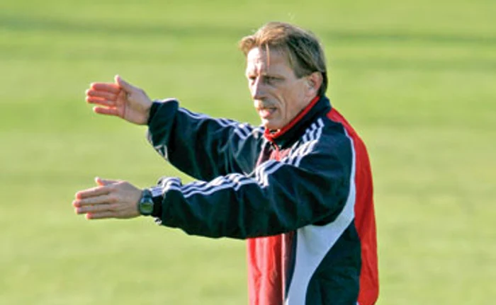 Christoph Daum va conduce primul antrenament al naţionalei României mâine, la MogoşoaiaFoto: sportpictures.eu