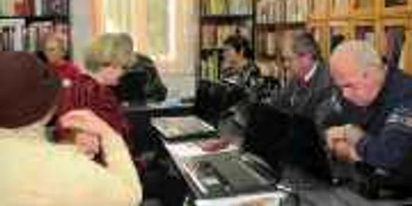 Vârstnicii au mai luat contact cu Biblioteca