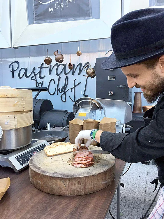 Juratul de la “MasterChef “ i-a cucerit pe clujeni cu pastrama lui