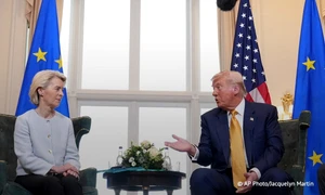 ursula von der Leyen Donald trump/FOTOX