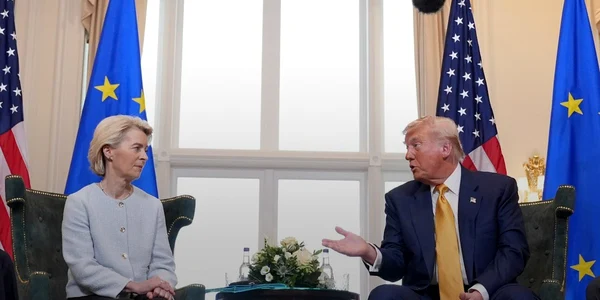 ursula von der Leyen Donald trump/FOTOX