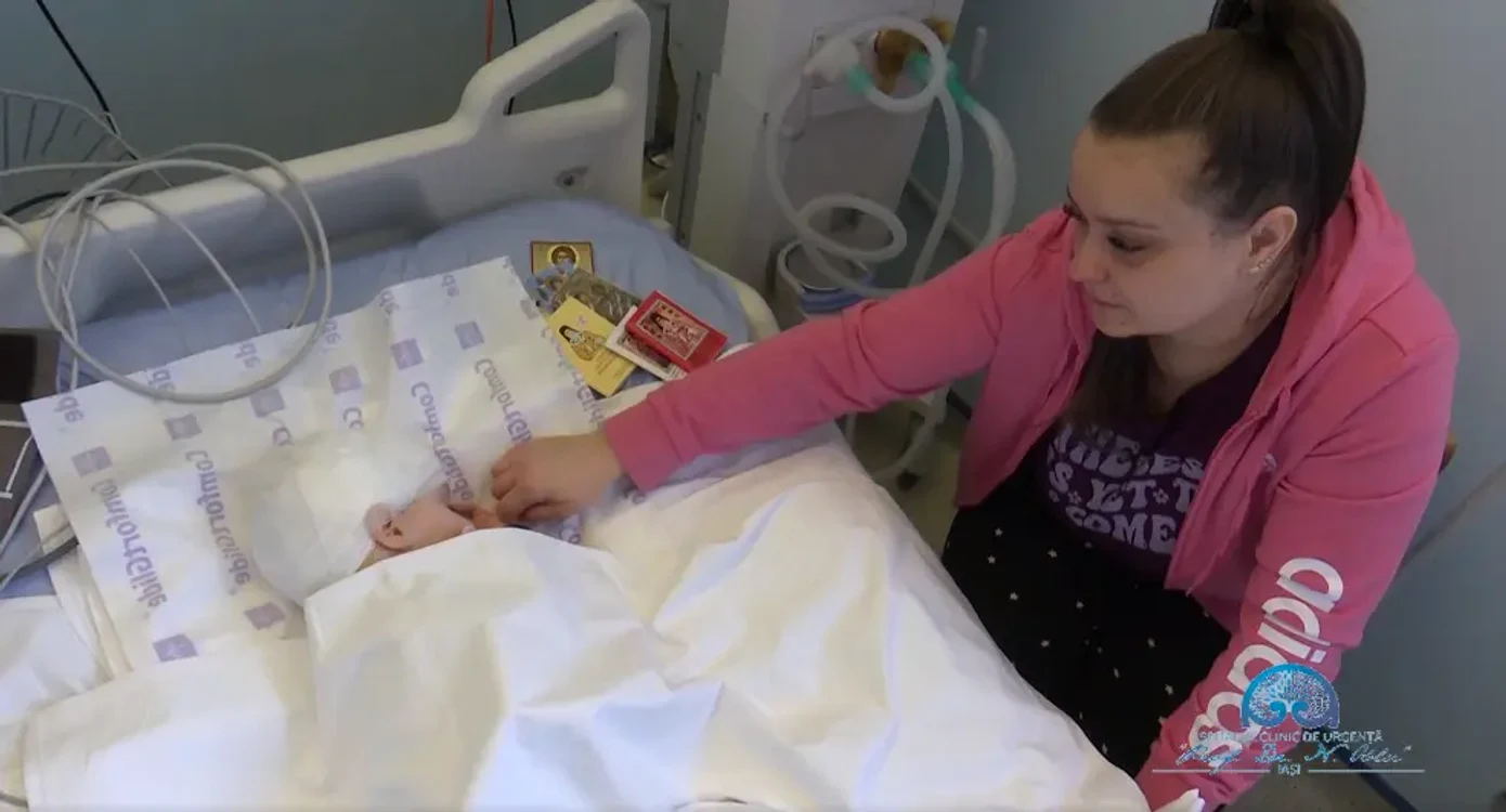 Ilinca și mama ei, Alexandra FOTO captură video Spitalul de Urgență Iași