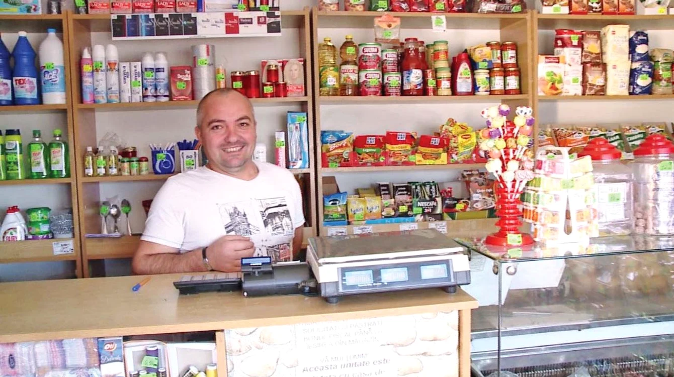 Mihai Alin a închis barul şi a făcut magazin cu de toate