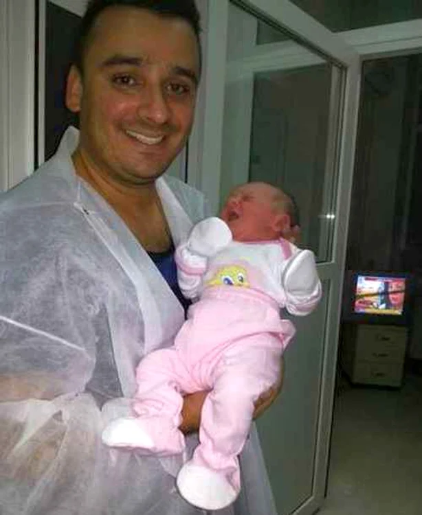 Liviu Mititelu (Guţă) şi fetiţa lui, Maria Isabelle.