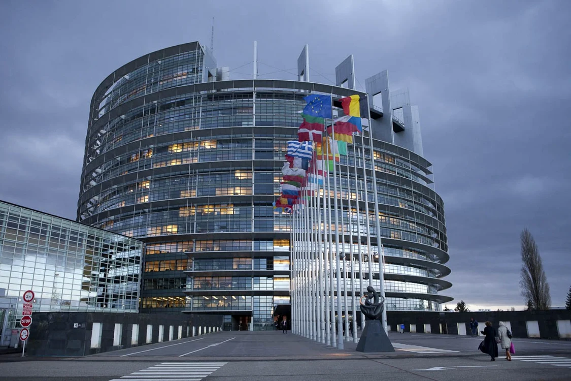 UE