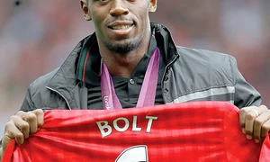 Usain Bolt va juca în tricoul lui Manchester United jpeg