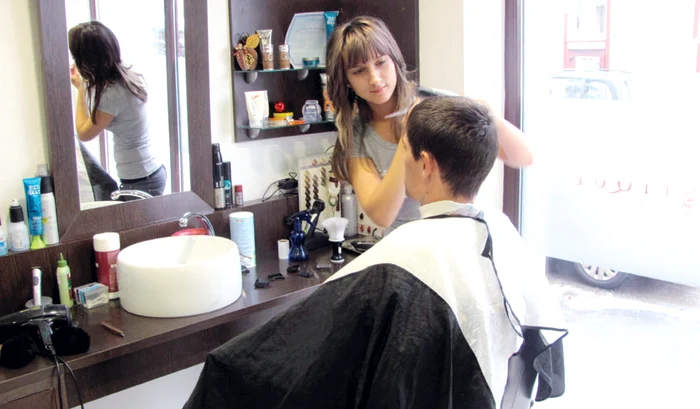 Domnii au salvat onoarea saloanelor de frumuseţe în prag de sărbători