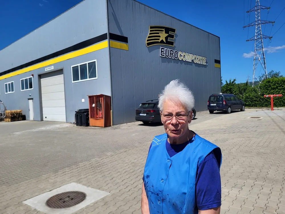 Ce a făcut o pensionară din Bistrița ca să se angajeze într-o fabrică
