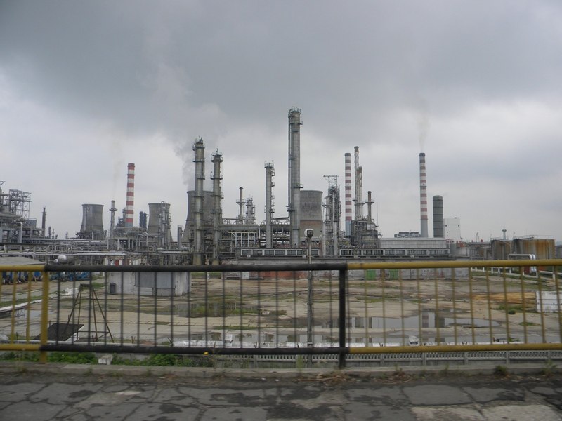 Petrotel-Lukoil intră în insolvență. Ce se întâmplă cu rafinăria de la Ploiești și ce urmează pentru companie