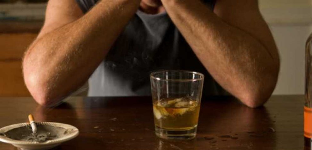 Ce șansă are un dependent de alcool să trăiască o viață normală. Psihiatru: „E un proces greu și de durată“