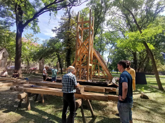 Scheletul bisericii de la Povergina a ajuns la Timișoara FOTO Ștefan Both
