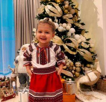 Anastasia, fiica lui Nicole Cherry, s-a pozat la brad foto: Instagram
