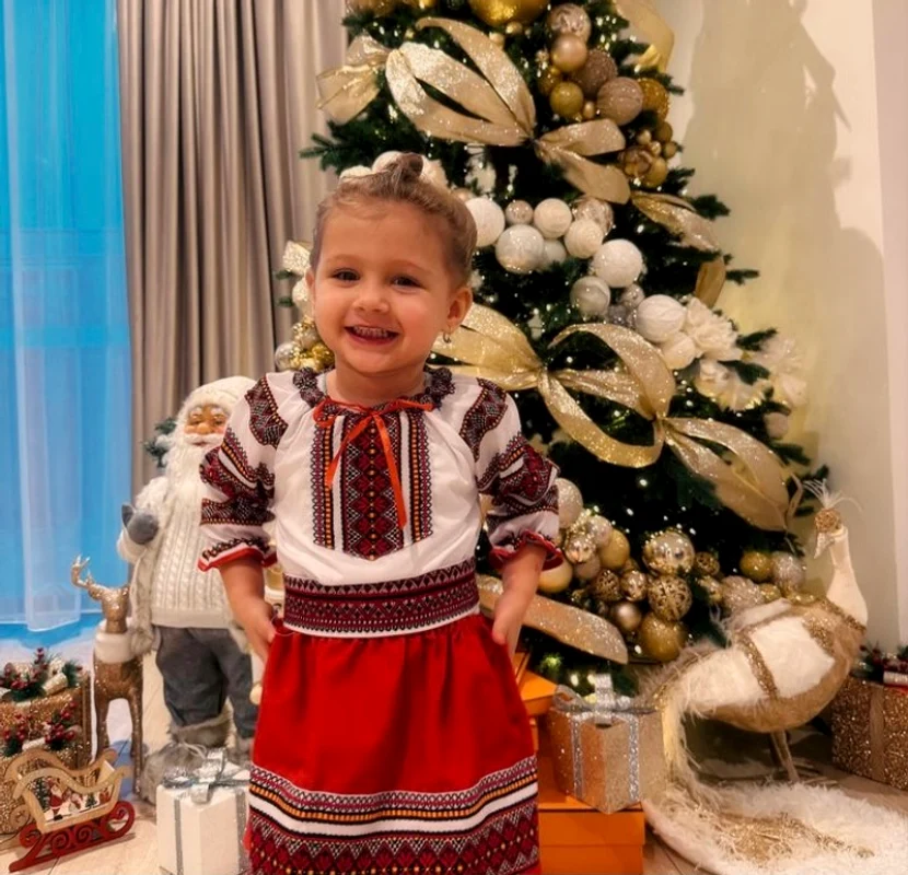 Anastasia, fiica lui Nicole Cherry, s-a pozat la brad foto: Instagram 