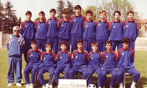 Teja a fost coechipier  cu Alin Stoica (al  cincilea de la stânga jos) jpeg