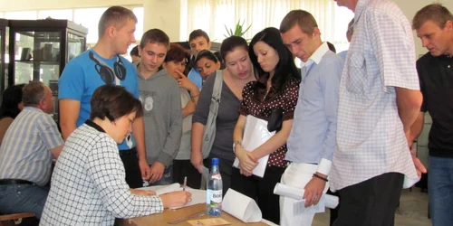 Tinerii și-au încercat norocul la Bursa locurilor de Muncă