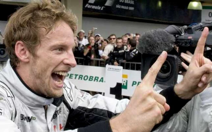 FORMULA 1: Jenson Button şi Brawn GP sunt noii campioni mondiali!