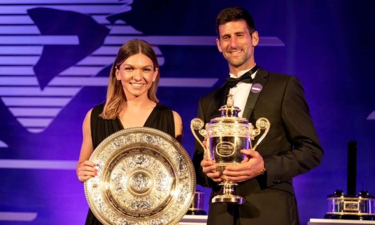 Simona Halep, alături de Novak Djokovici, campionii Wimbledon 2019.