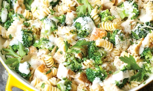 Paste cu pui si broccoli jpeg